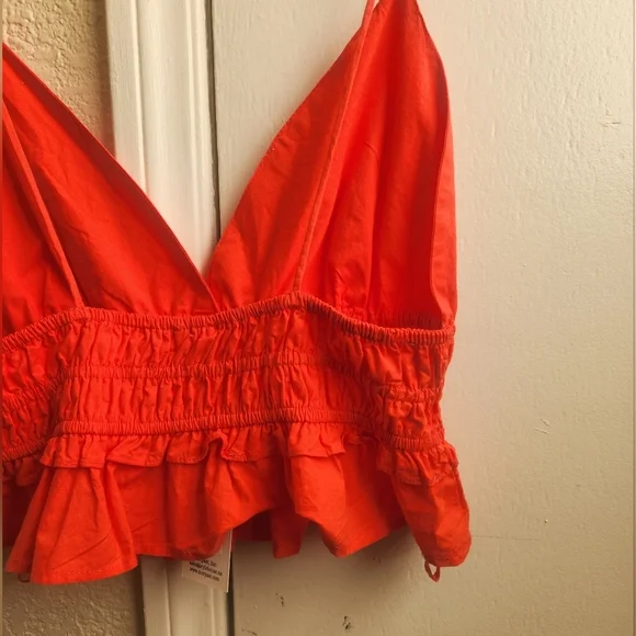 NWT Sim & Sam- Cropped Ruffle Tank - Picture 4 of 6